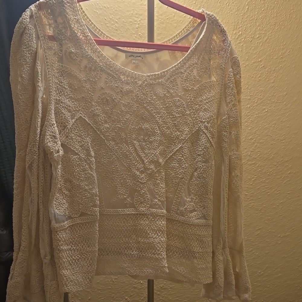 Ultra Pink Lace Top in Cream and Pink